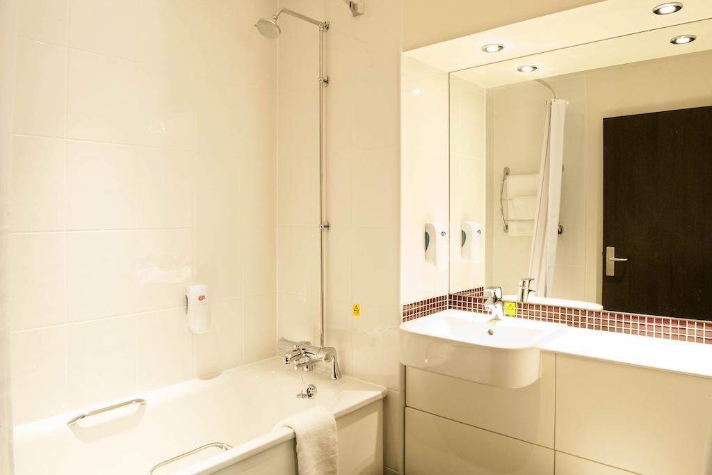 Premier Inn Stirling City Centre Szoba fotó